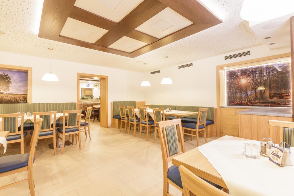 Gasthof-Pension Silvia Haibach ob der Donau Екстериор снимка