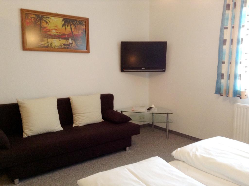 Gasthof-Pension Silvia Haibach ob der Donau Екстериор снимка