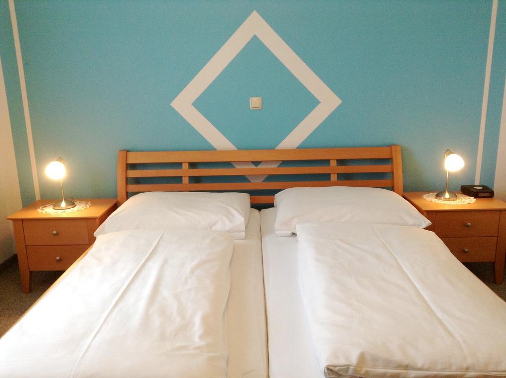 Gasthof-Pension Silvia Haibach ob der Donau Стая снимка