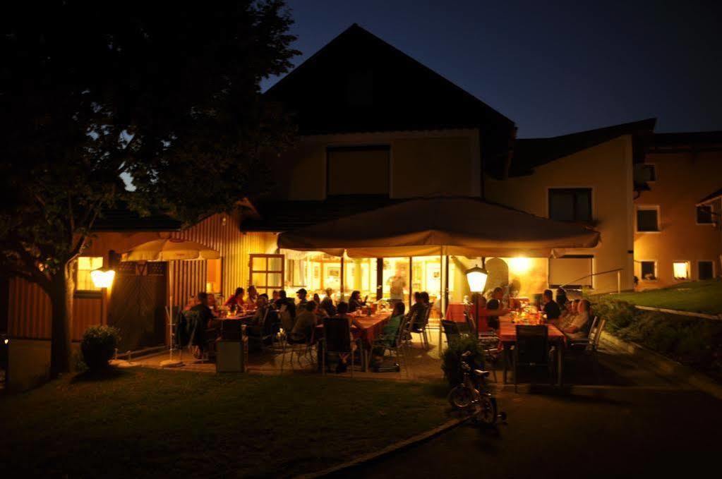 Gasthof-Pension Silvia Haibach ob der Donau Екстериор снимка